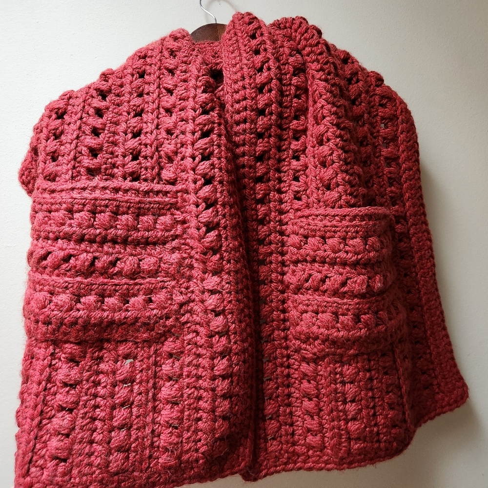 5/$25 Handmade Red Chunky Knit Scarf